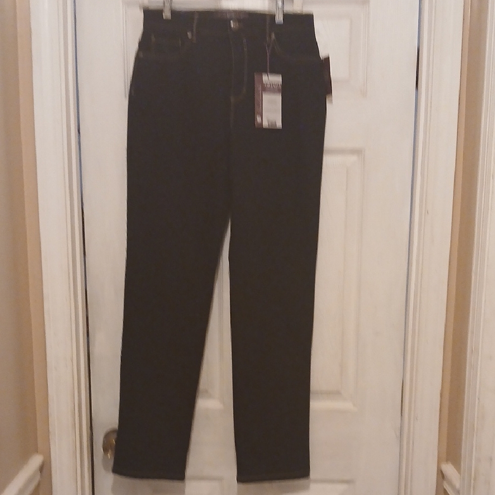 Gloria Vanderbilt Black High-Rise Straight Jeans